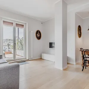  Appartamento L'attico Con Terrazza In Corso Francia Italia